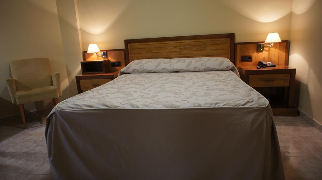 Hotel Puente Romano Alcantara  Room photo